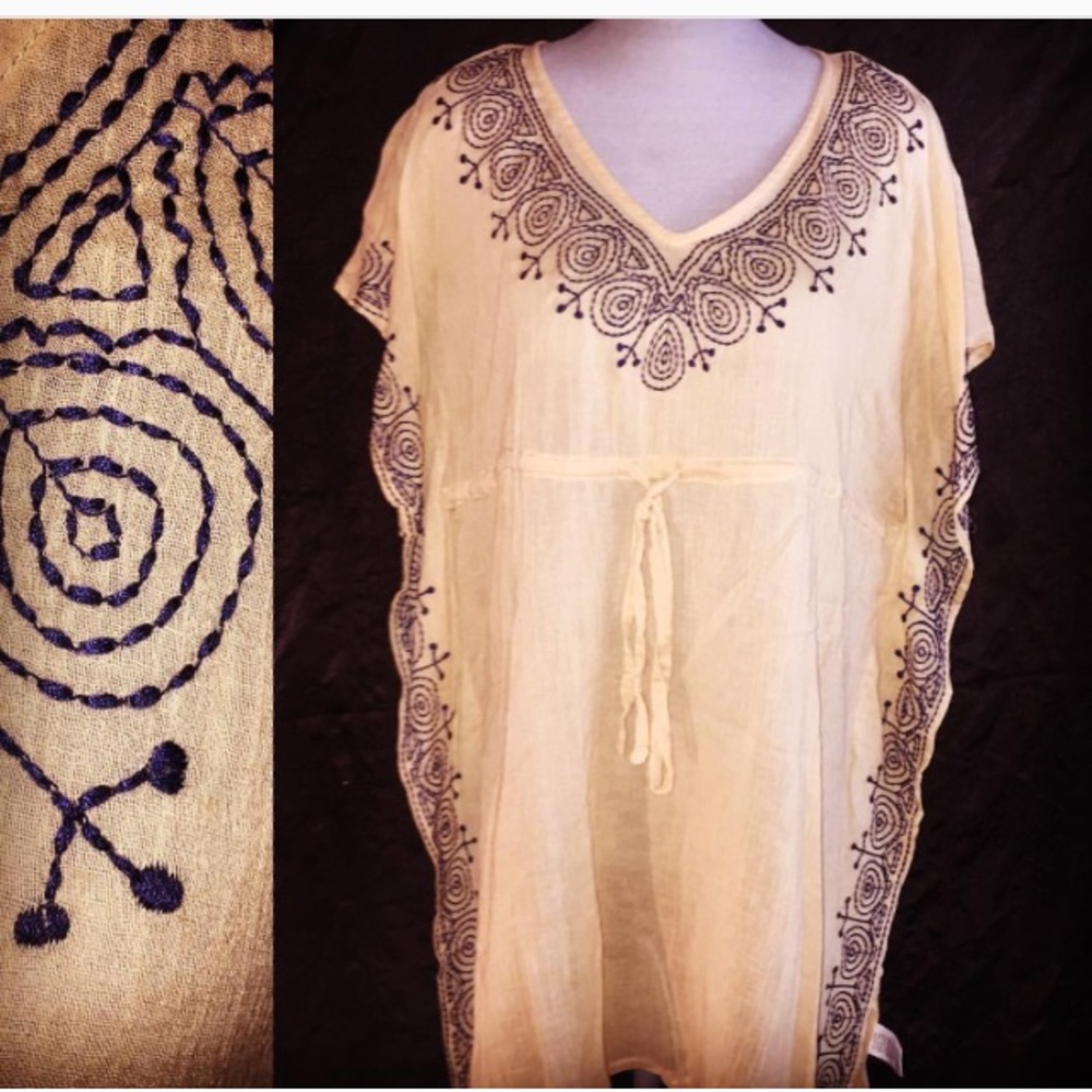 🎉 BARGAIN Navy and tan tunic!🎉