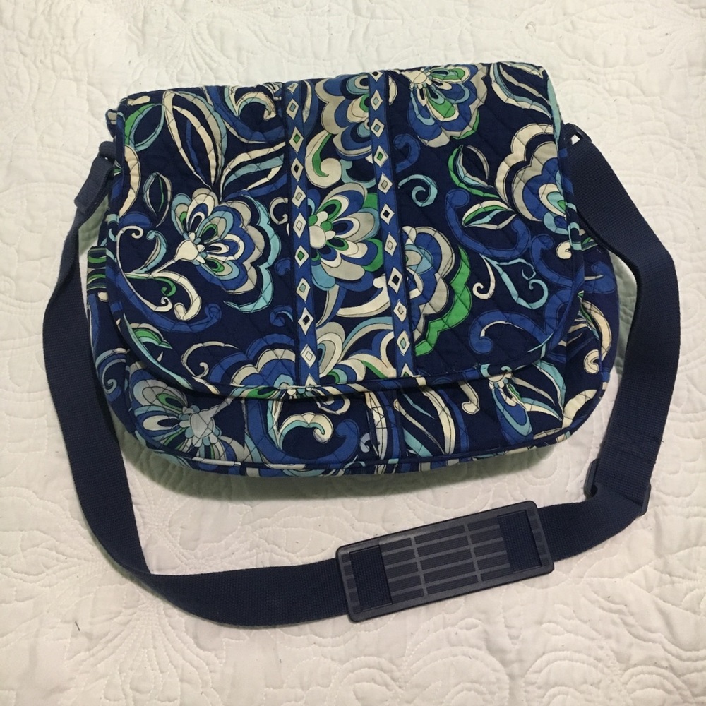 Vera Bradley cross body bag.
