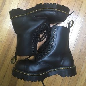 10 Eyelet Cap Toe Doc Martens