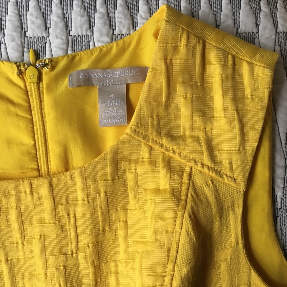 Yellow patterned banana republic dress - Picture 2 of 3