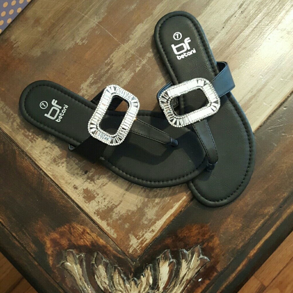 New in box BF Betani black sandals with bling