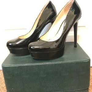 SIZE 9 JESSICA SIMPSON BLACK PATENT LEATHER PUMPS