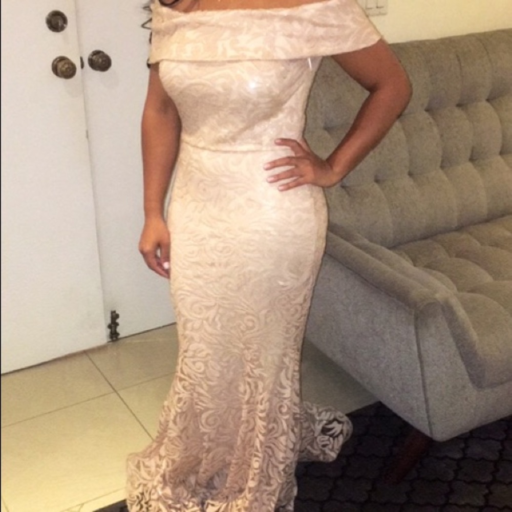 Nicole bakti gown