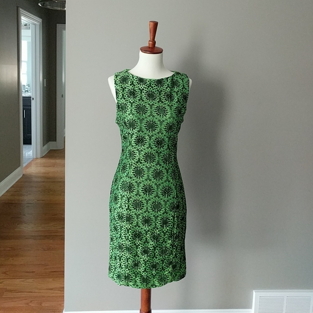 LIK NEW! NIKIBIKI Green Cocktail Dress