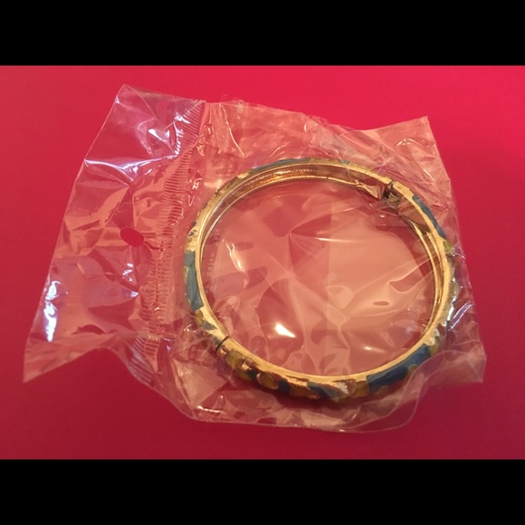 Bracelets - Picture 2 of 3