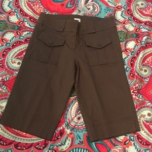 🆕💐Cache green olive knee shorts size 10
