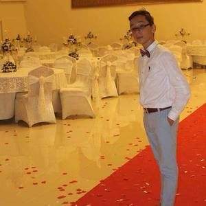 Meet your Posher, Eray