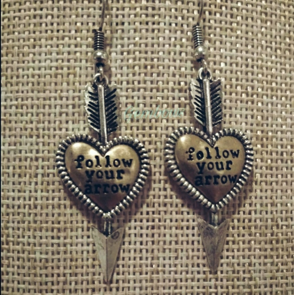 Guided arrow earings