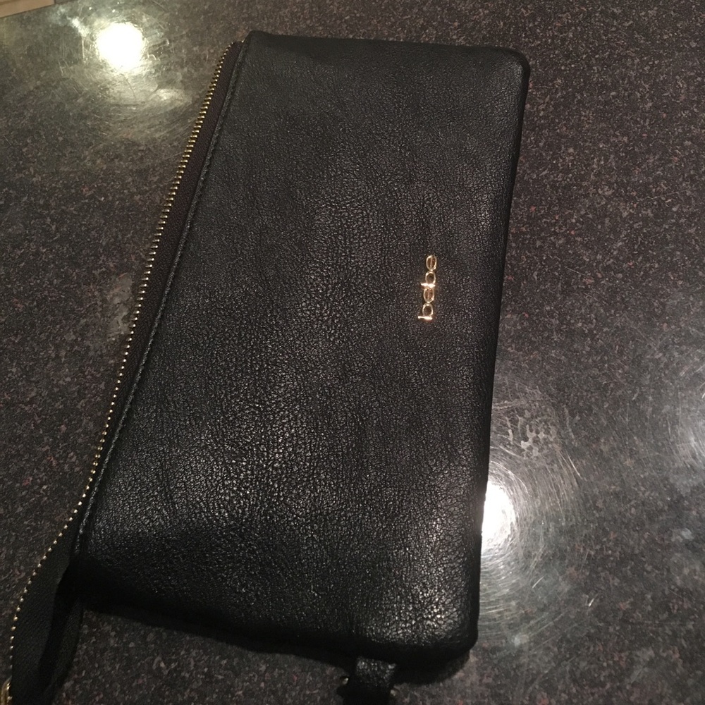 Bebe clutch