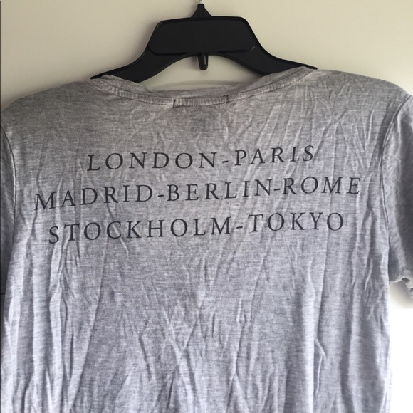 Simple Tee - Picture 3 of 3