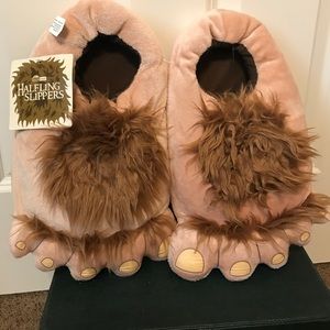 HOBBIT FEET SLIPPERS OS