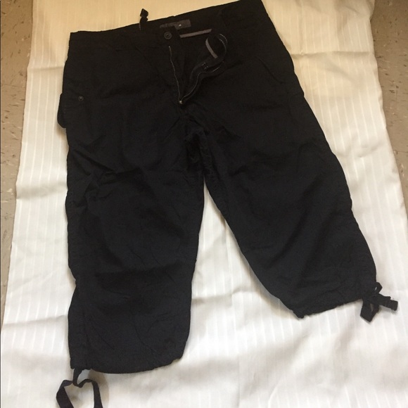 black cargos shorts