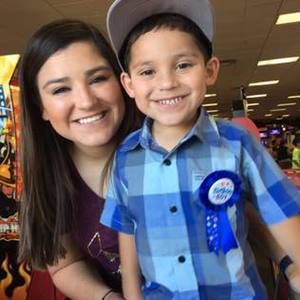 Meet your Posher, Larissa