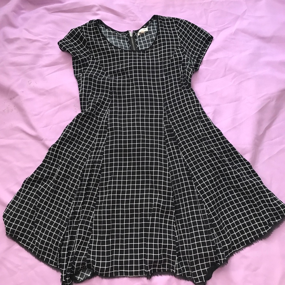 URBAN OUTFITTERS -shift dress