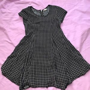 URBAN OUTFITTERS -shift dress