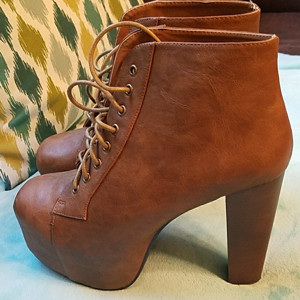 Ankle boots 8.5