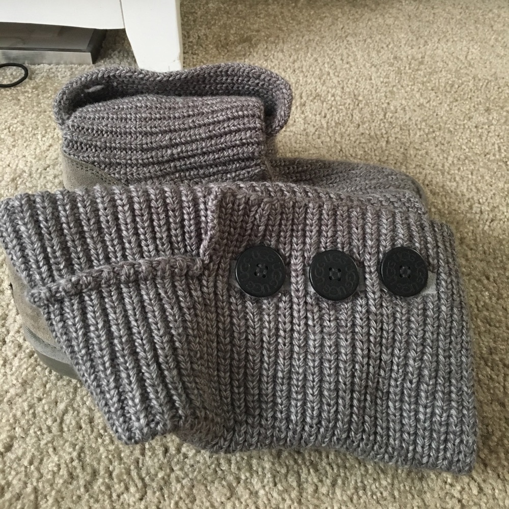 KNIT UGGS - Picture 2 of 4