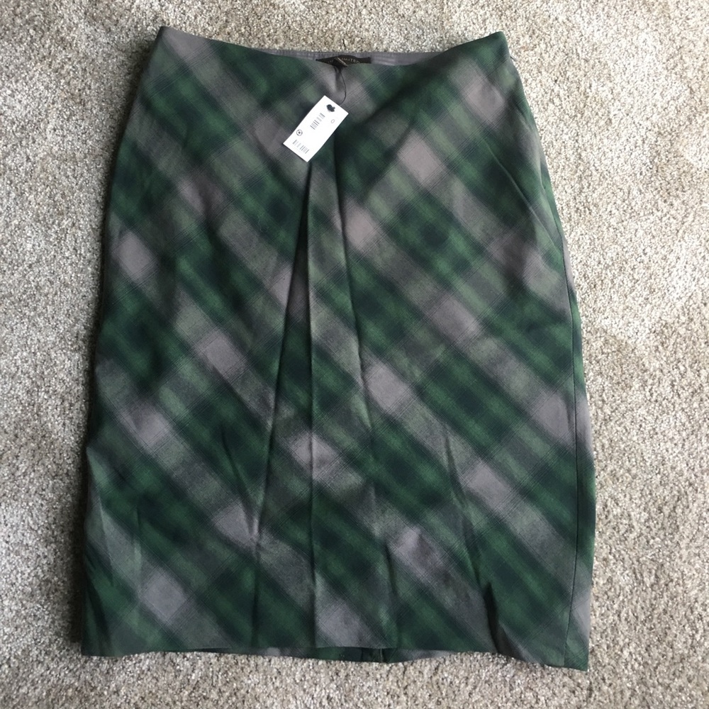 BRAND NEW PLAID SKIRT