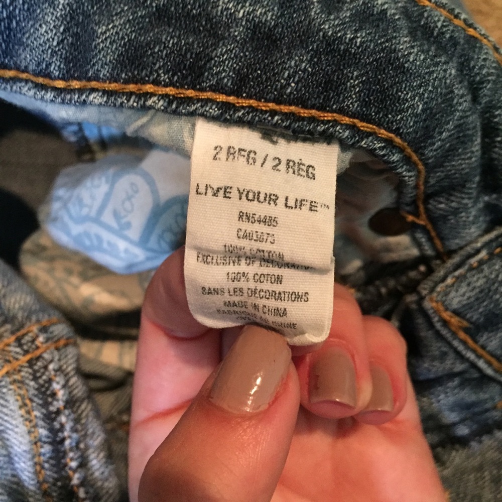 Distressed Capris CLOSET CLOSING - Picture 3 of 4