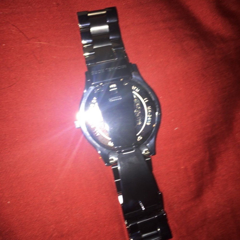 Michael Kors Watch - Picture 4 of 4