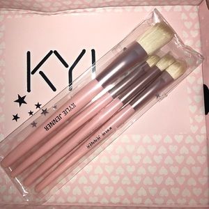 Kylie Cosmetics Birthday Collection Brush Set
