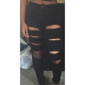 BLACK HOLLISTER DISTRESSED JEANS
