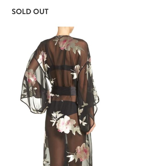 Natori rose velvet robe