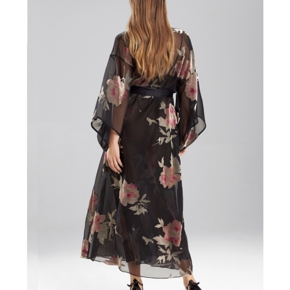 Natori rose velvet robe