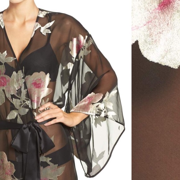 Natori rose velvet robe