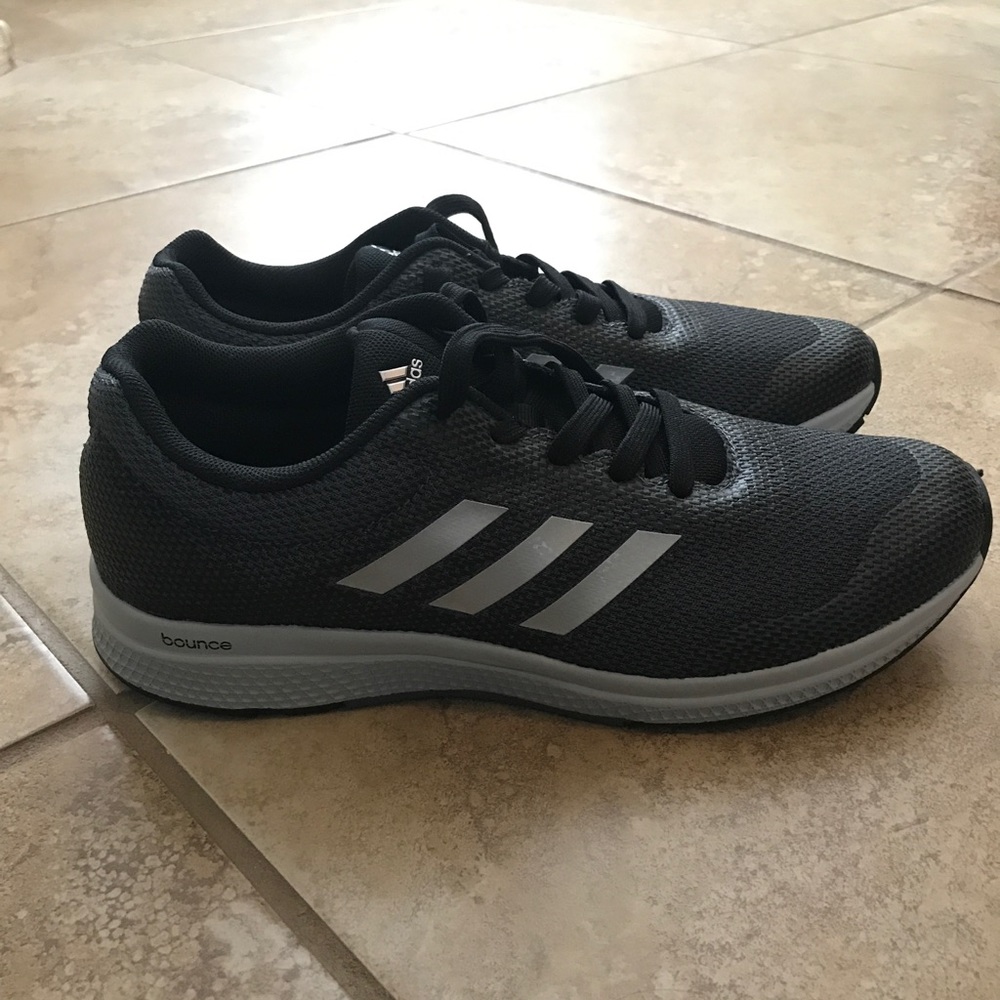 NEW Adidas Mana Bounce Size 8.5