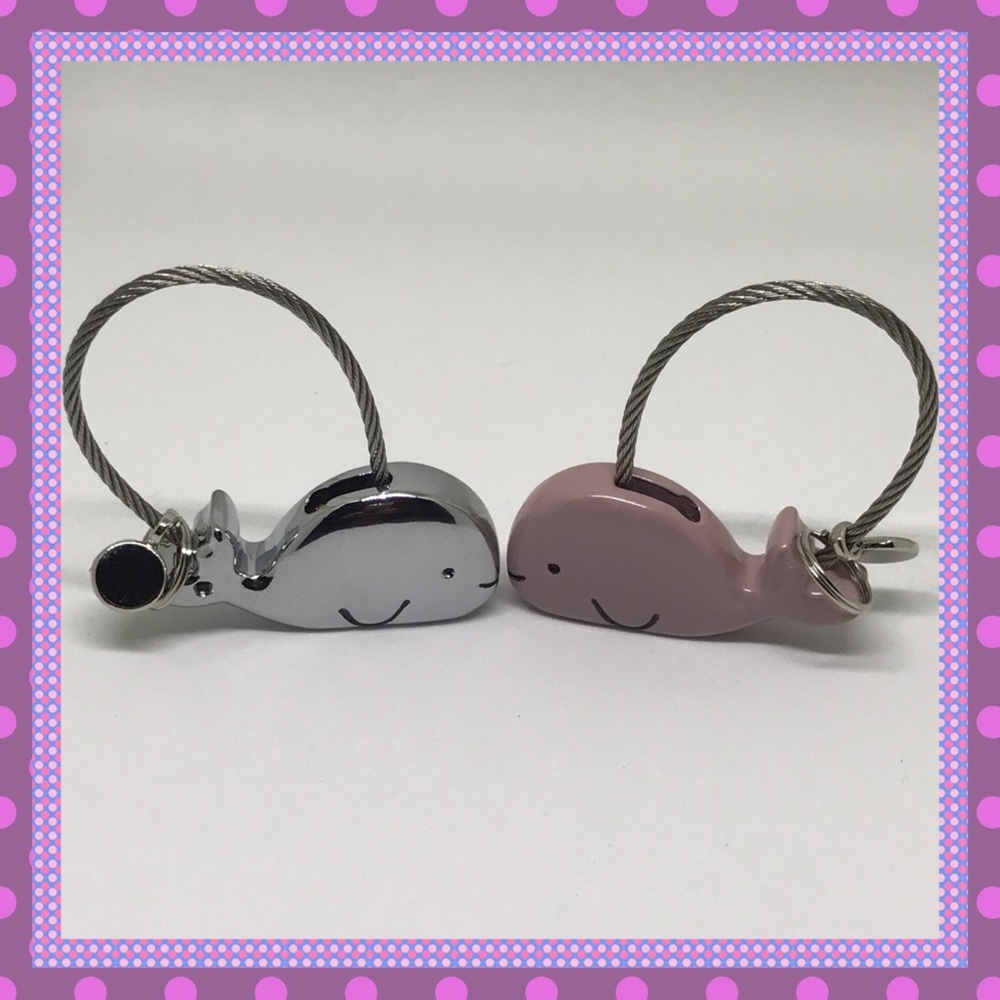 🐳ADORABLE Two-Piece Whale Keychains🐳 - Picture 1 of 4