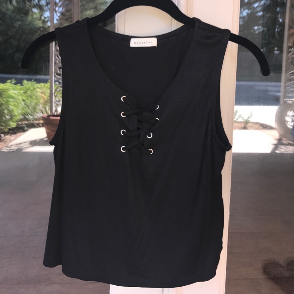 black crop top