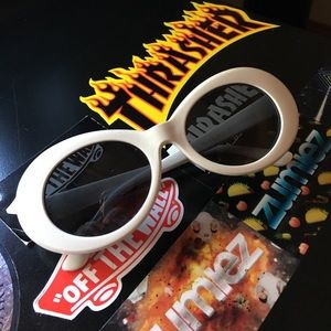White Oval Glasses/Clout Goggles