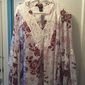 Torrid- Flowy Floral Peasant Top