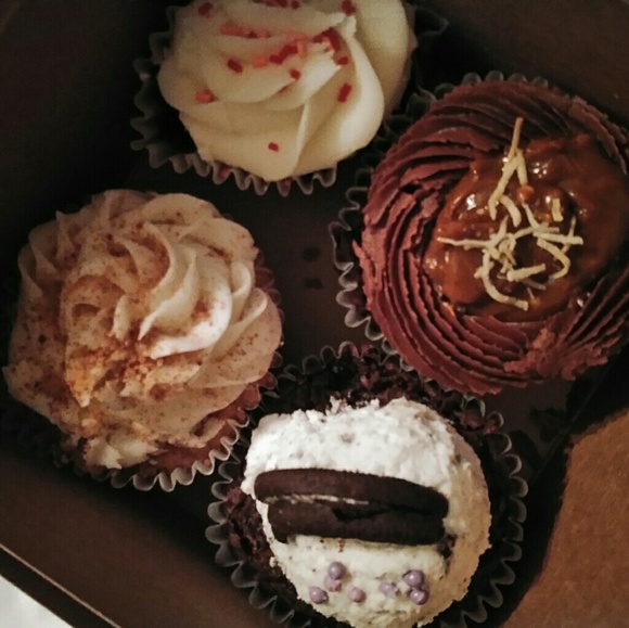 Meet your Posher, Ashley - Picture 2 of 3