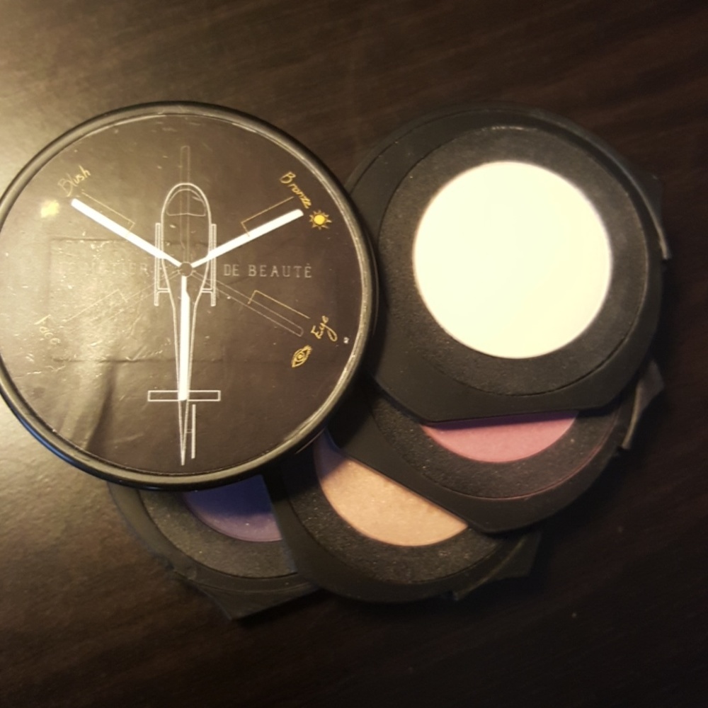 Make-up palette