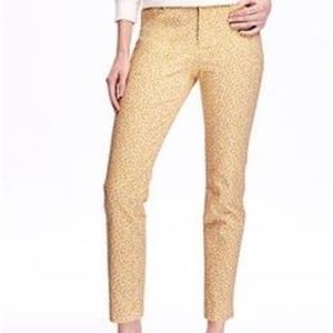 Old Navy Mid Rise Pixie Pants