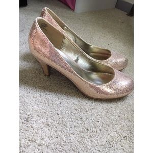 Gold sparkle heels
