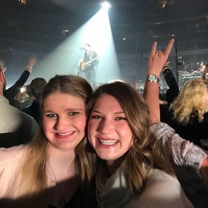 Meet your Posher, Caitlin