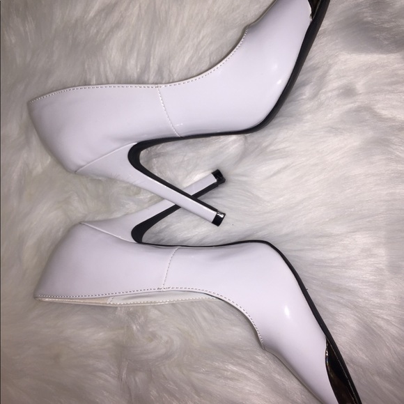 Cupid White Heel SZ 7 - Picture 2 of 3