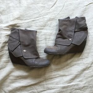 Grey blowfish booties