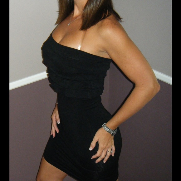 Dresses & Skirts - Strapless Form Fitting Dress Ruffles Black OS