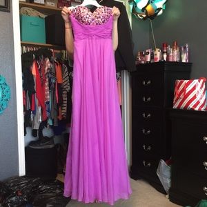 Selling used prom dress