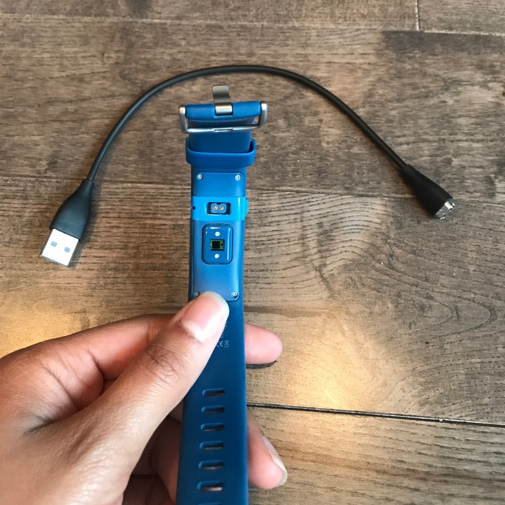 Blue fit bit - Picture 2 of 2