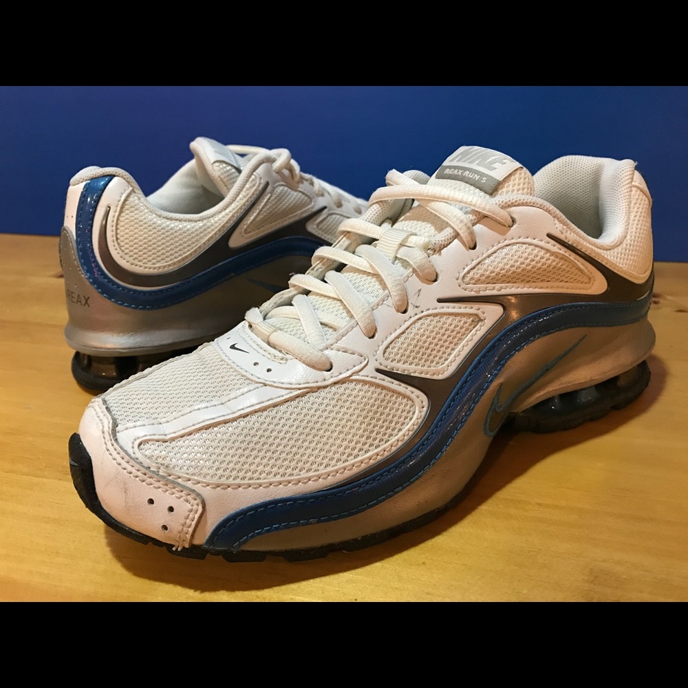 Women's Size 7 Blue Nike Reax Shoes
