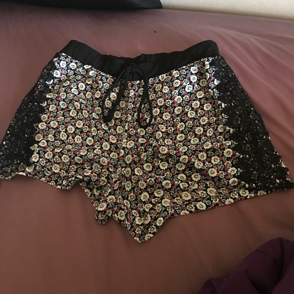 floral shorts