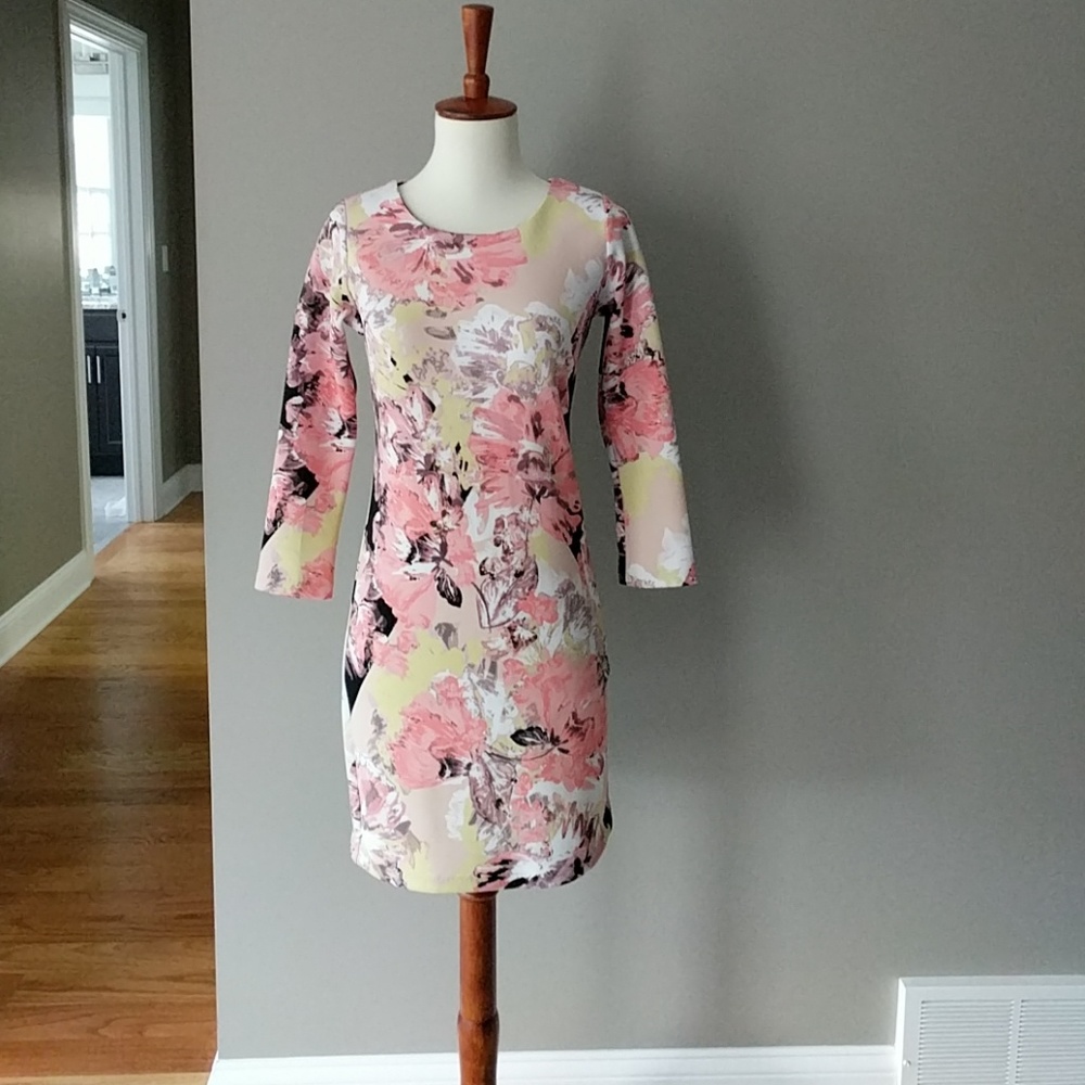 Like NEW XS floral Bar III 👗