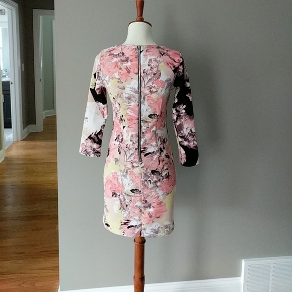 Like NEW XS floral Bar III 👗 - Picture 3 of 6