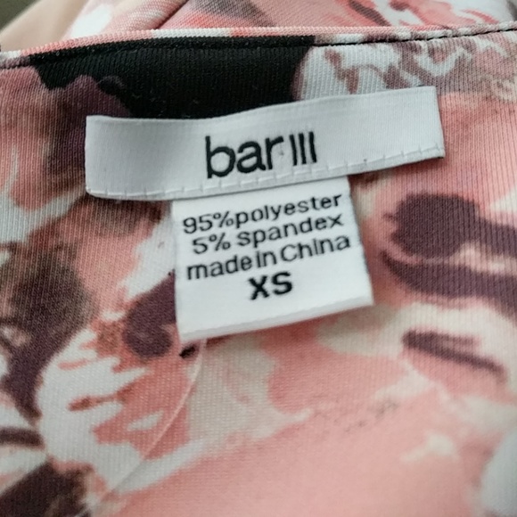 Like NEW XS floral Bar III 👗 - Picture 6 of 6