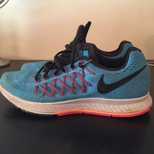 Nike running shoes (zoom Pegasus 32)